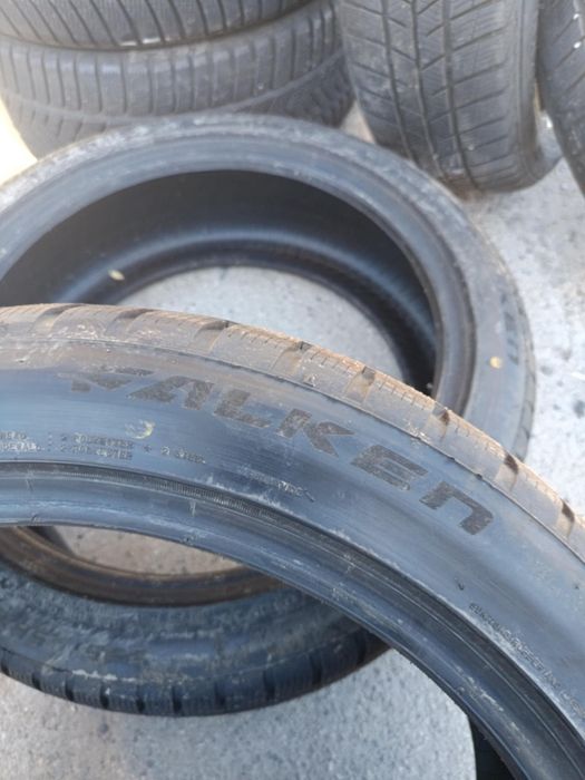 235/45/19 2броя Falken Гумите са в перфектно състояние,неразличими от