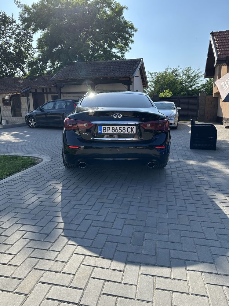 Infiniti Q50 Hybrid