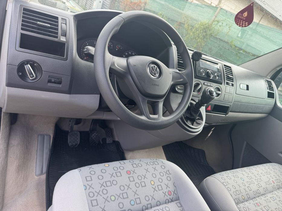 VW caravelle T5-1.9 tdi 9 locuri Model Lung