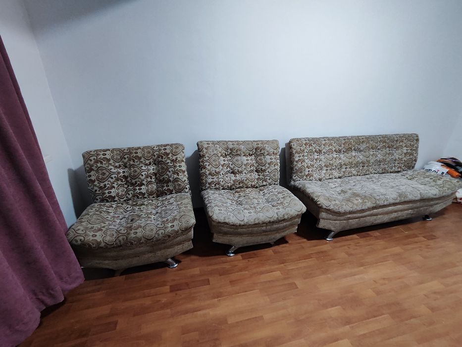 Диван и два кресла