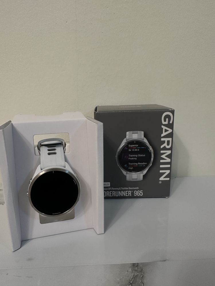 Смарт часы Garmin Forerunner 965