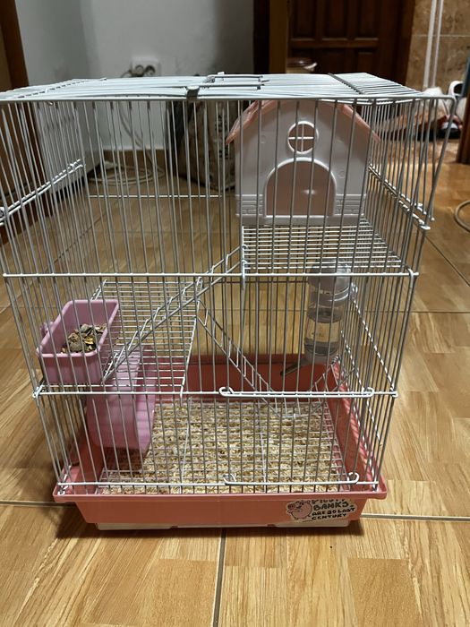 Se vinde cusca pentru hamster +2 hamster + bila