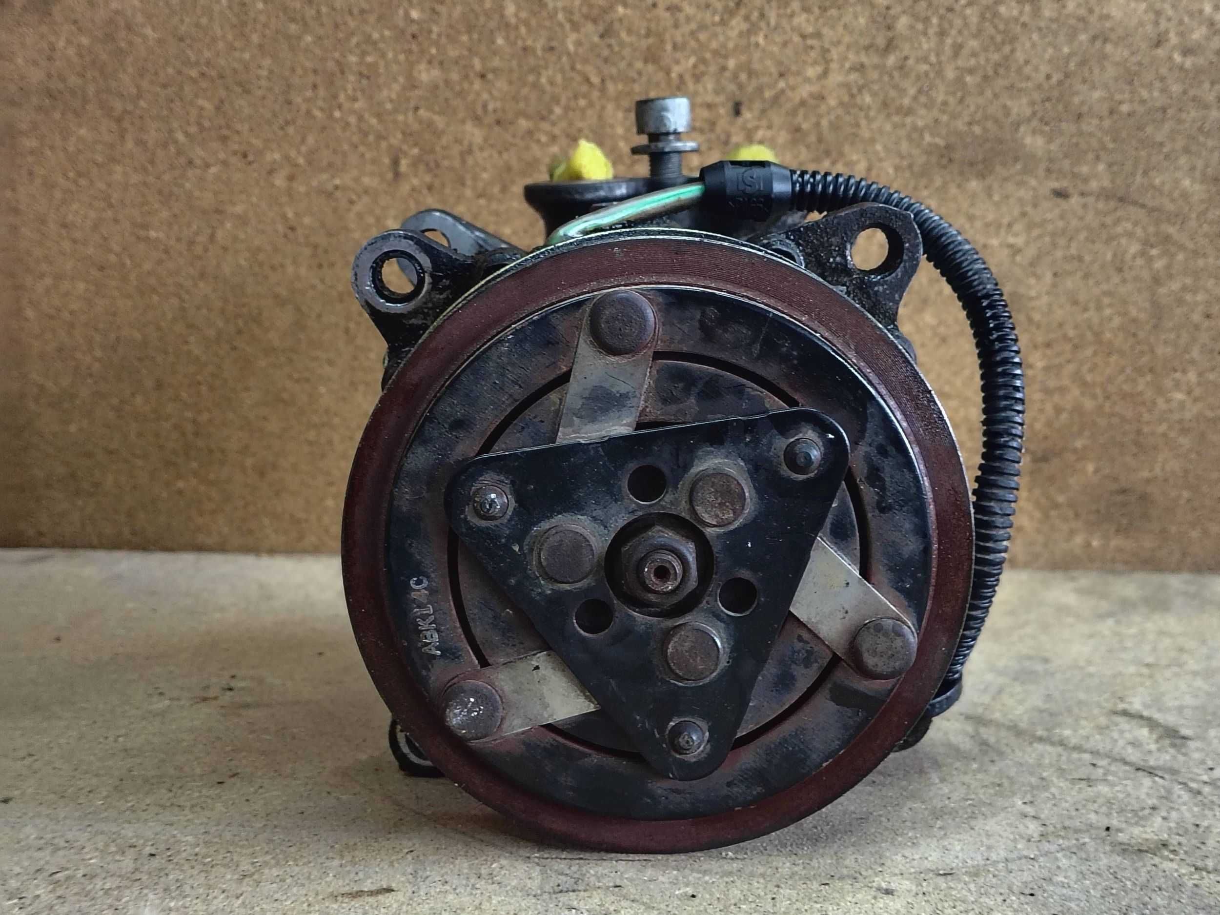 Compresor AC Peugeot 206 cod sanden SD6V12 , R134a , 1421F
