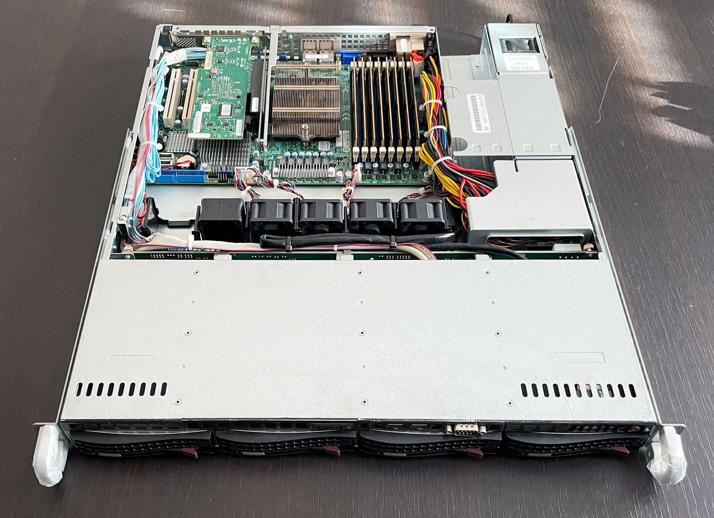 Server Supermicro Opteron 6128, 32GB DDR3, RAID LSI