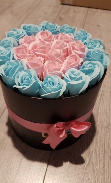 Cutie cadou Trandafiri Artificiali