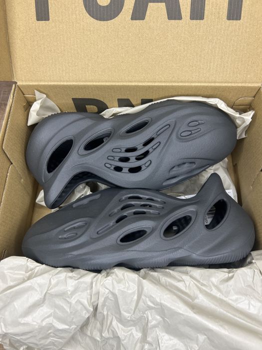 Adidas Yeezy Foam RNR Carbon - детски 34 номер