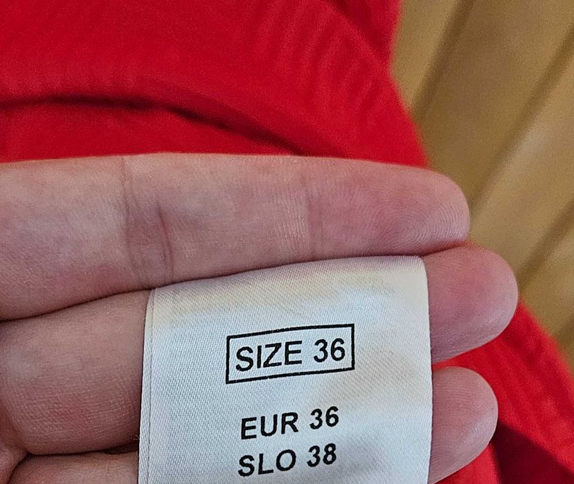 Рокля в червен цвят на марка Orsay размер 36