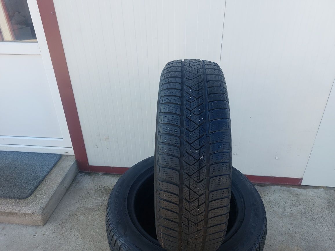 125 lei bucata! Set anvelope M+S/IARNA 205 60 17 Pirelli