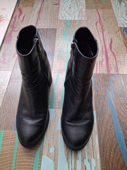 Дамски официални боти на ток