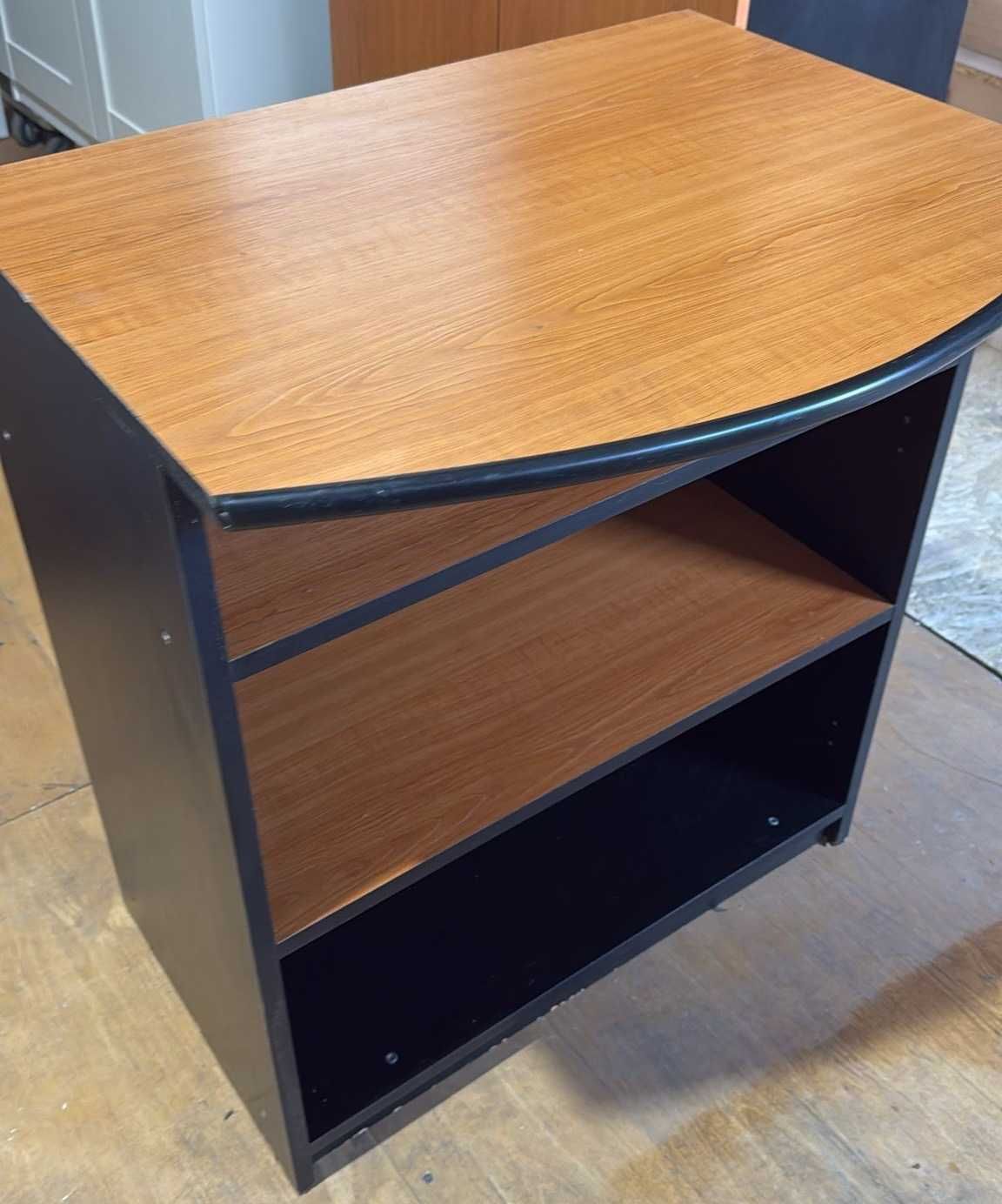 Comoda cu rafturi; Masuta cu blat 71x56 cm