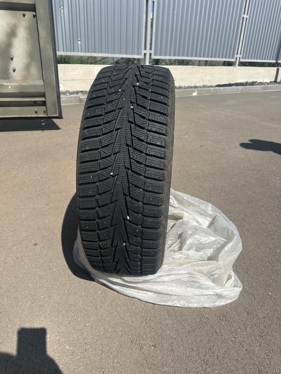 Hankook Winter i*cept X RW10 235/55 R18 100T без шипов (б/у)
