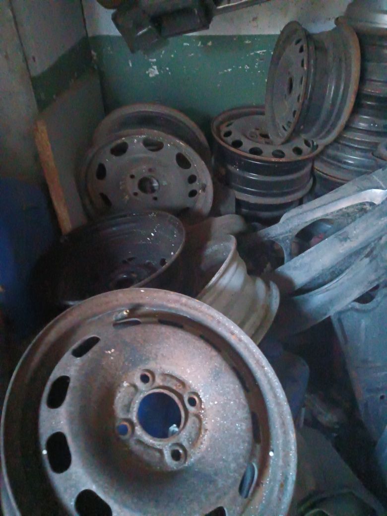 Продам диски разные. Все ровные
