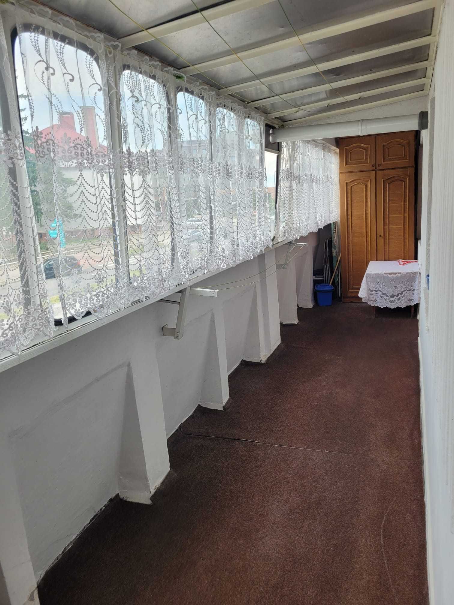 Vând apartament 2 camere 54 metri patrati zonă ultracentrală Pașcani