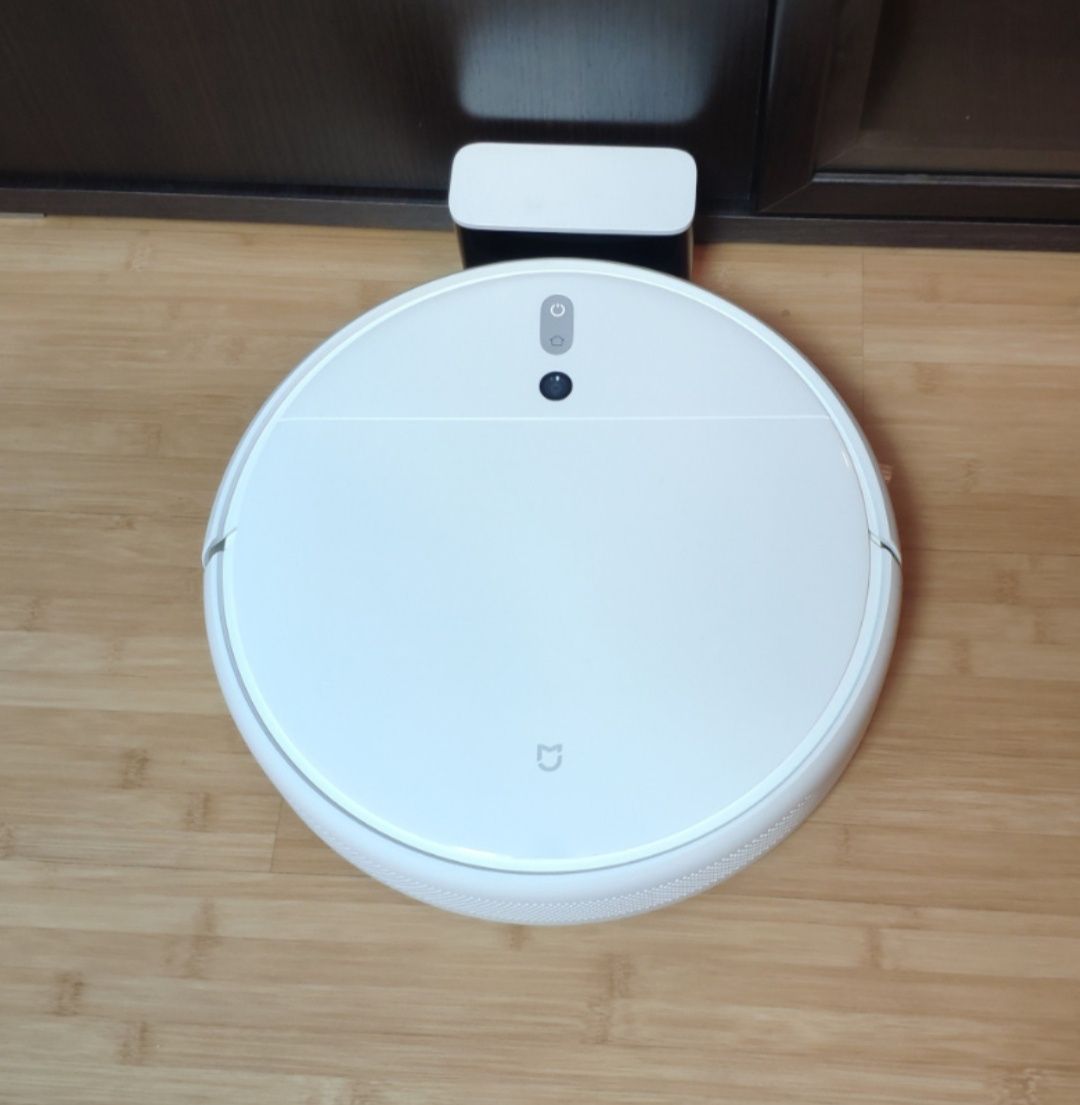 Срочно Робот-пылесос Xiaomi Mi Robot Vacuum-Mop STYTJ01ZHM белый