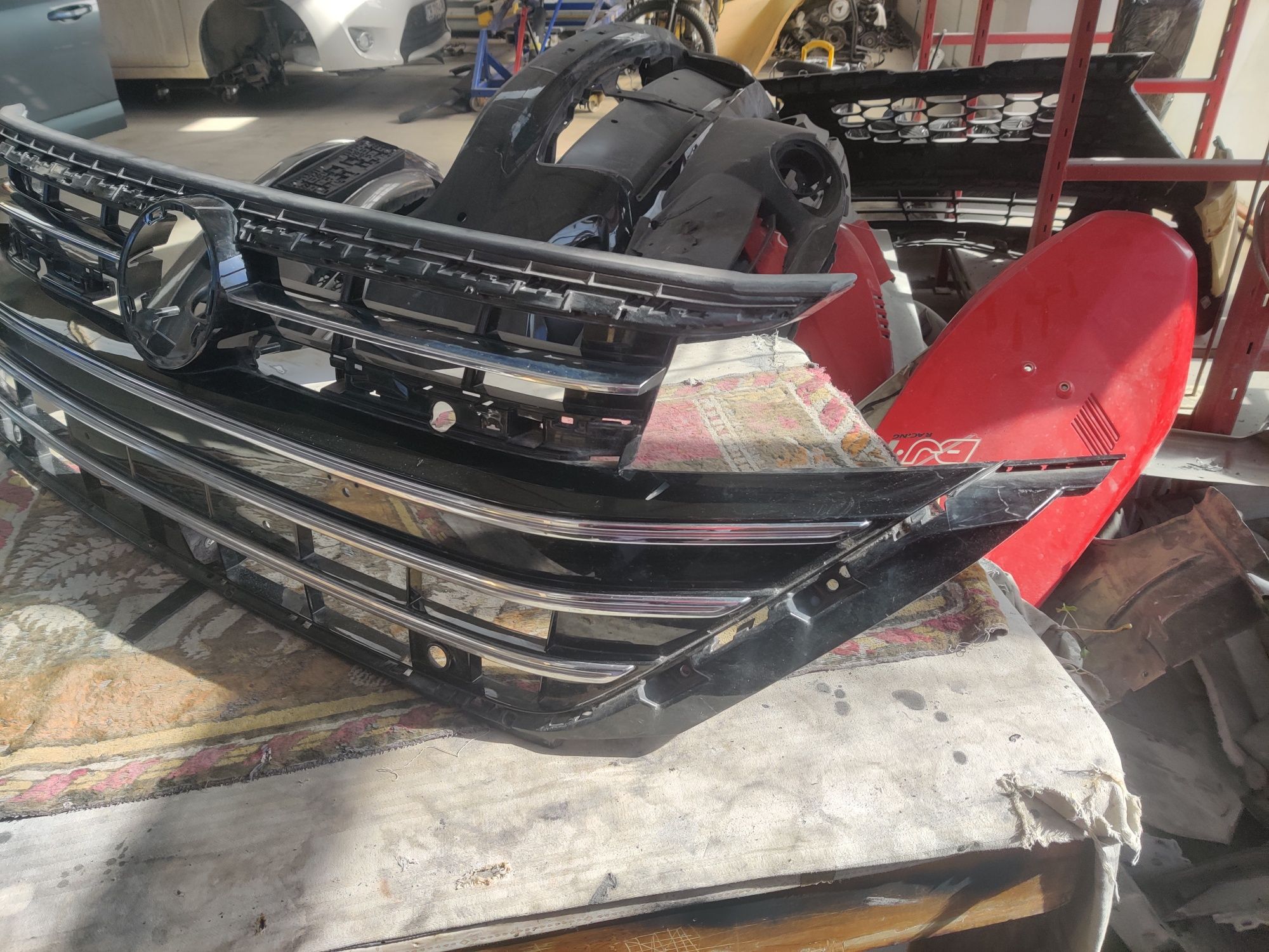 Предна Решетка  Оригинална за  Volkswagen ARTEON 3G8 LIFT R 2020 г