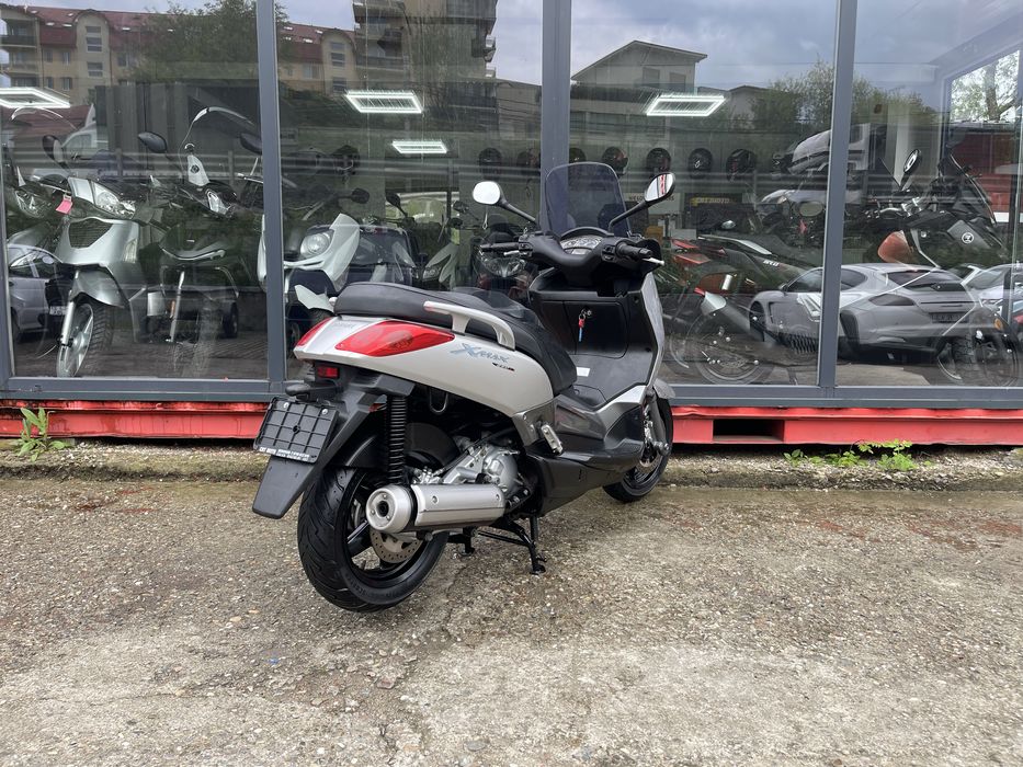 Scuter Yamaha X-Max 250i 25.000 km