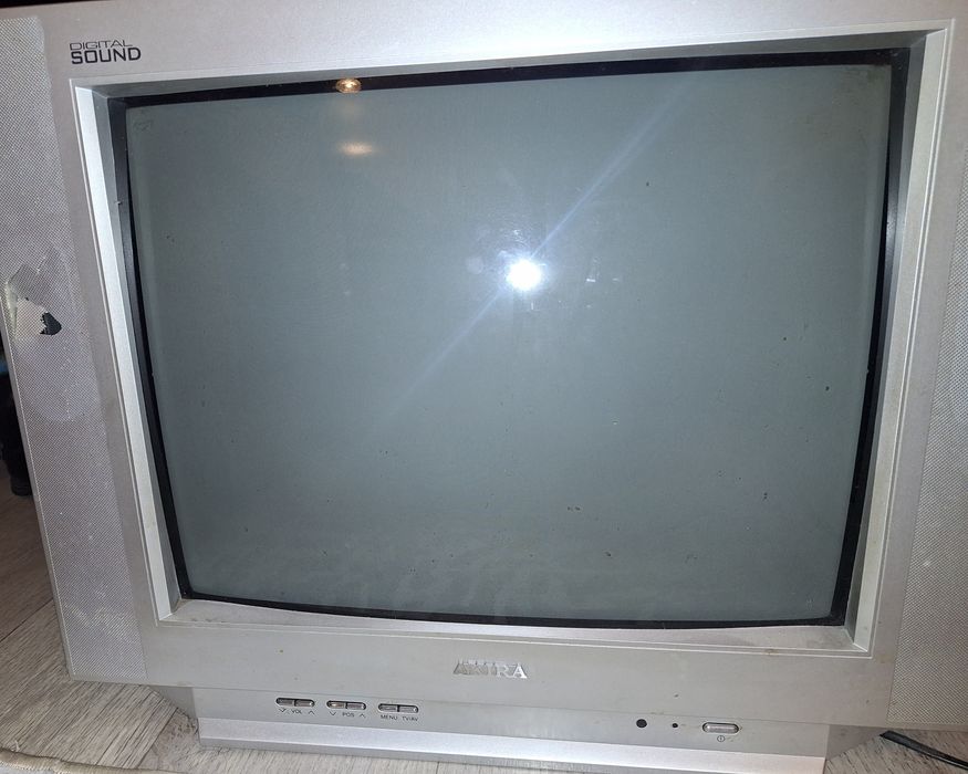 Телевизор марки Akira