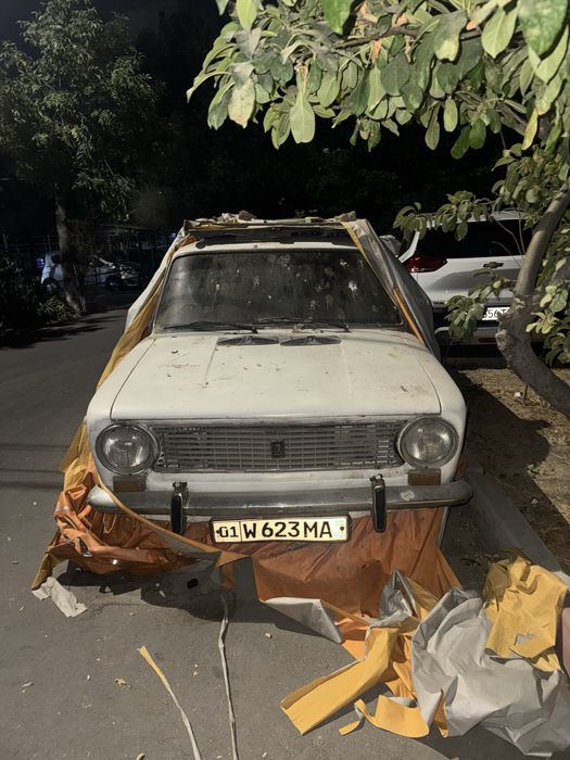 Vaz 2102 sotiladi