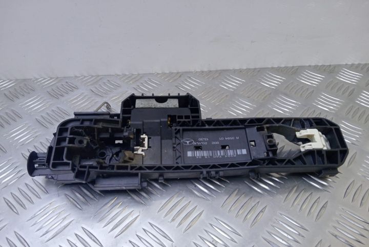 Suport maner exterior  stanga fata A2047601534 Mercedes-Benz GLK-Clas