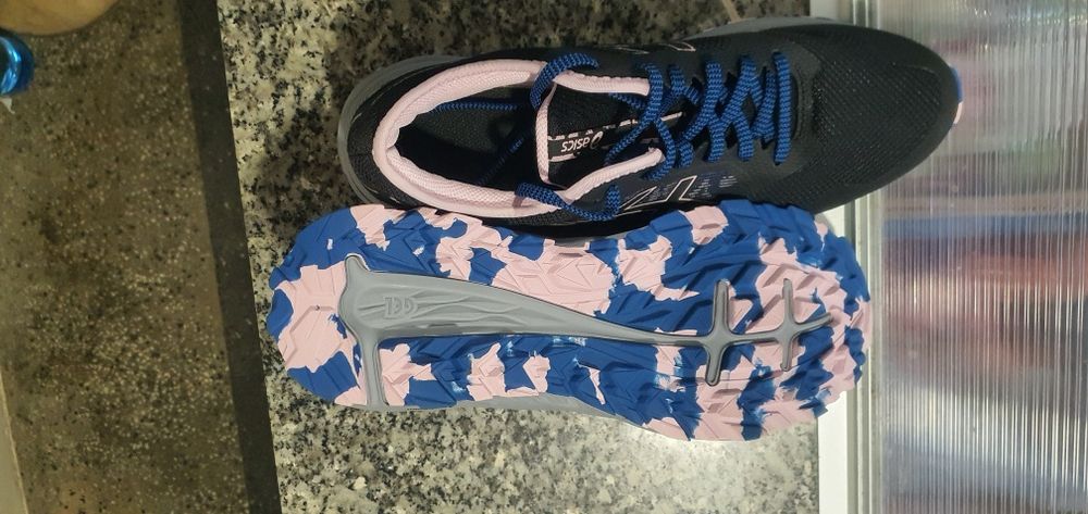 Маратонки:Asics:-43номер