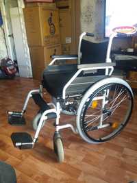 продам отличную почти новую инвалидную коляску