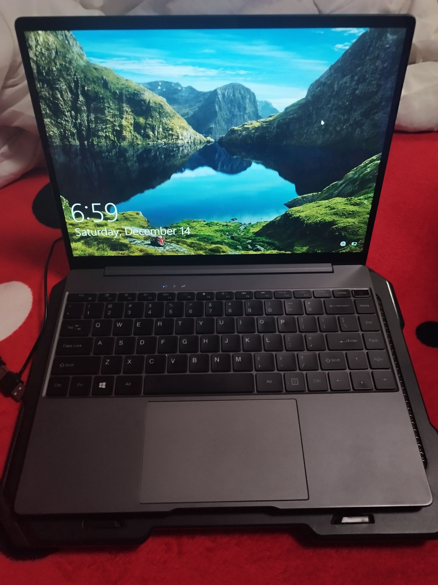 Laptop chwui         .