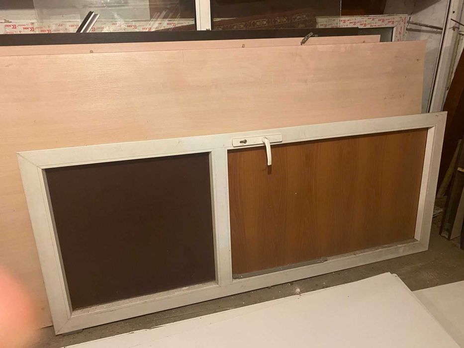 Продам дверь пластиковую