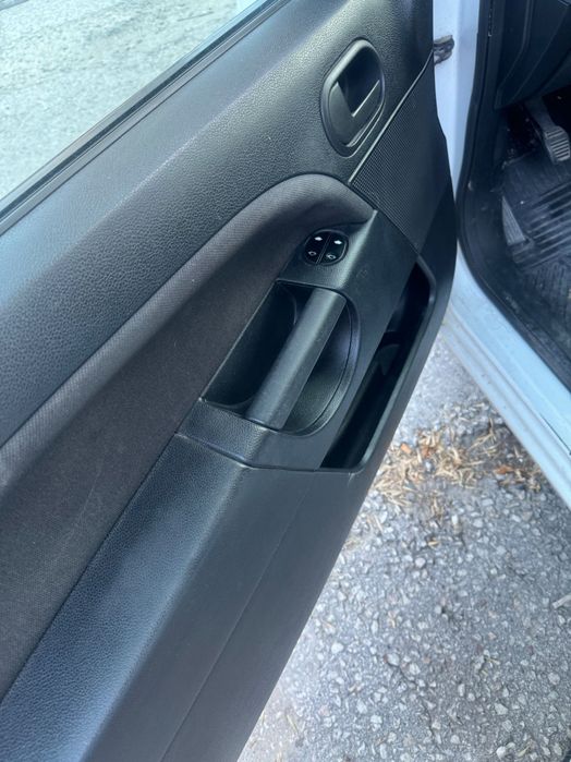 Продавам Форд фиеста