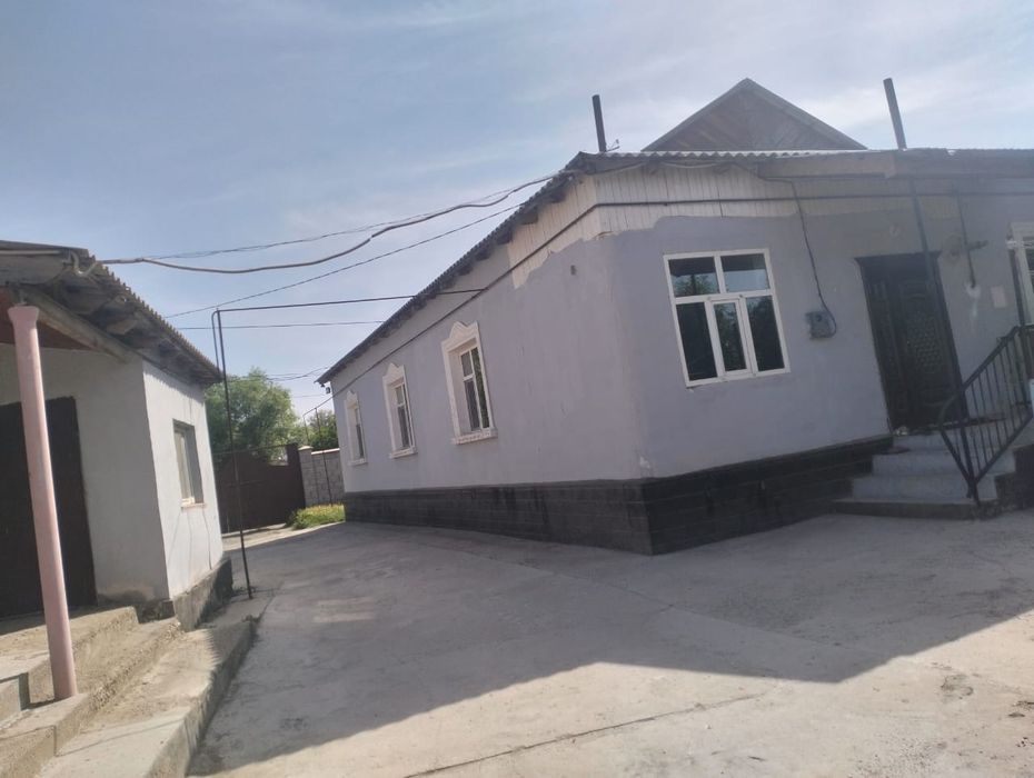 Продается частный дом с участком в 36 соток.