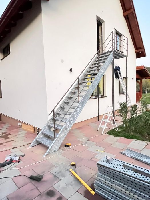 Scari metalice zincate