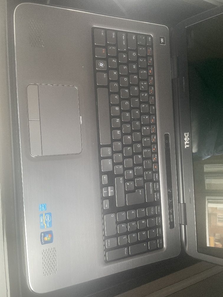Dell XPS 17 лаптоп за части