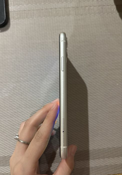 Продается 11 айфон