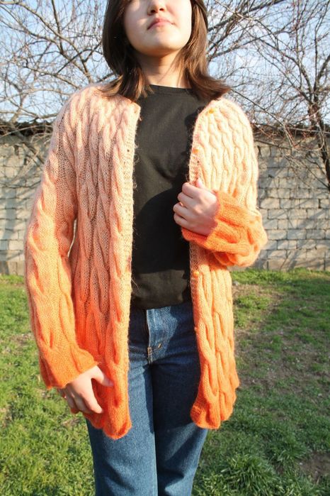 Продаются кофты ,ручная работа ,ангорка,мохерангорка,цена по 200т +998