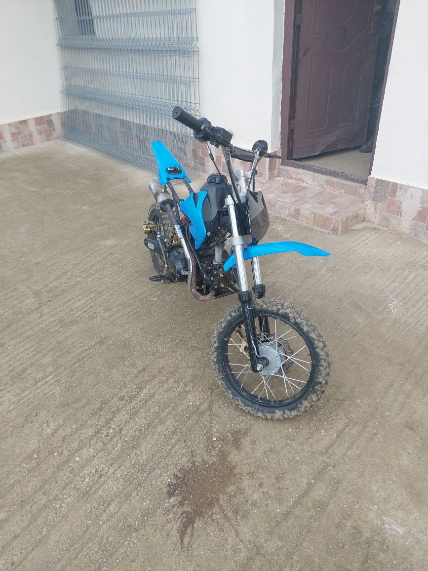 Cross 125cc,puțin folosit