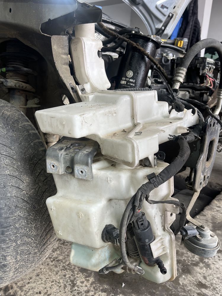 Vas spalator parbriz cu spalator far volkswagen passat b6