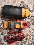 Токоизмерительные клещи Fluke 325  почти новый