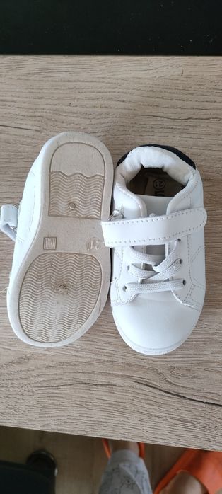 Adidași UNISEX mărimea 21