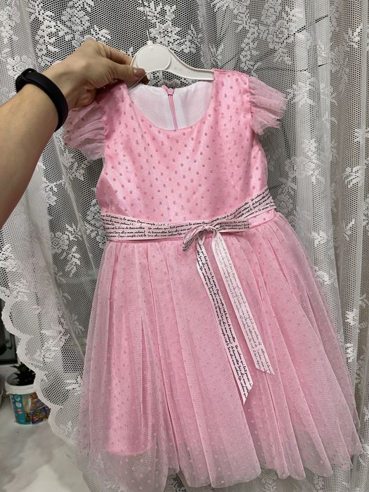 Платье розовое на девочку