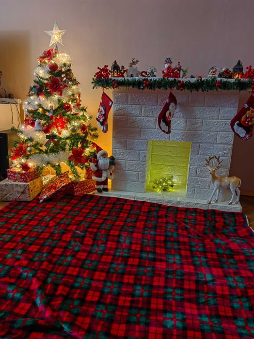 Камина за коледна декорация