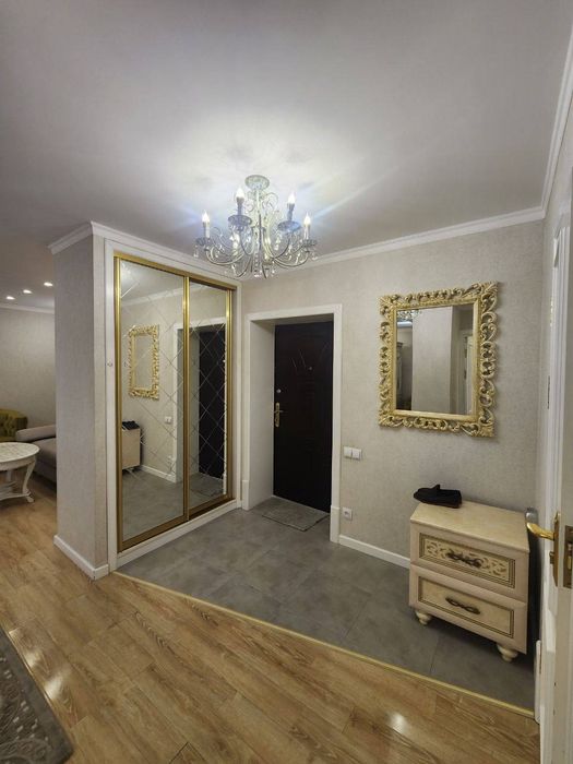 Ц-1 Чайкоф 3х комнатная с ремонтом и мебелью 80м²