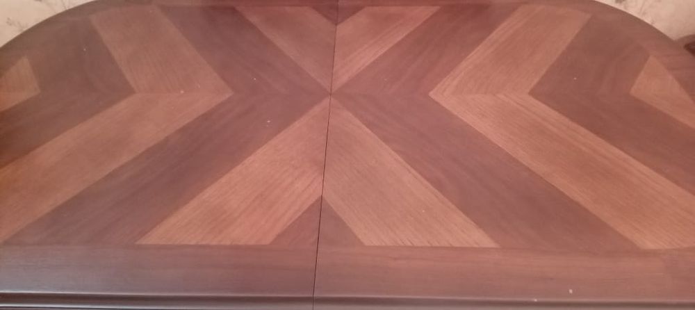 Продам раздвижной обеденный стол