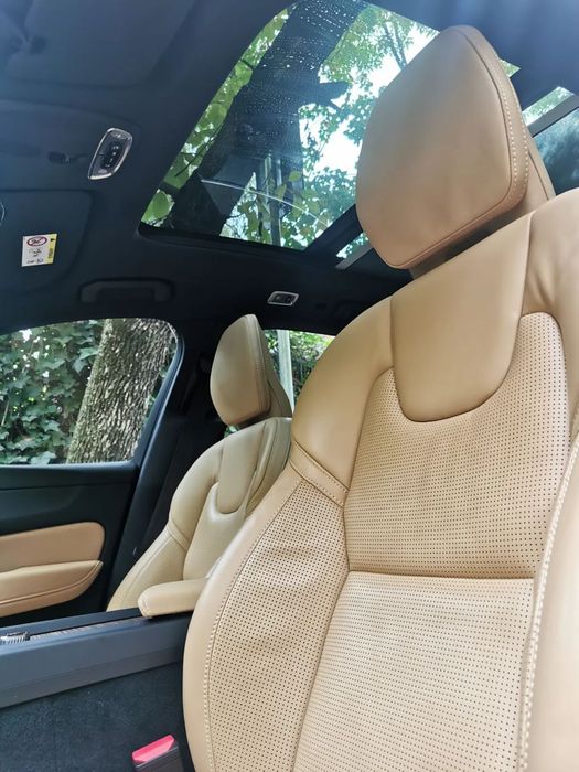 Volvo XC 60 XC60,T8,plug in hybrid,2021adusa in mai 2024, 4000km in Romania