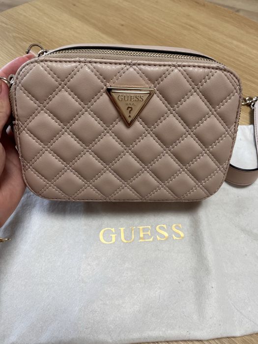Дамска чанта Guess