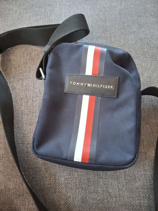 Borsetă Tommy Hilfiger, stare impecabilă