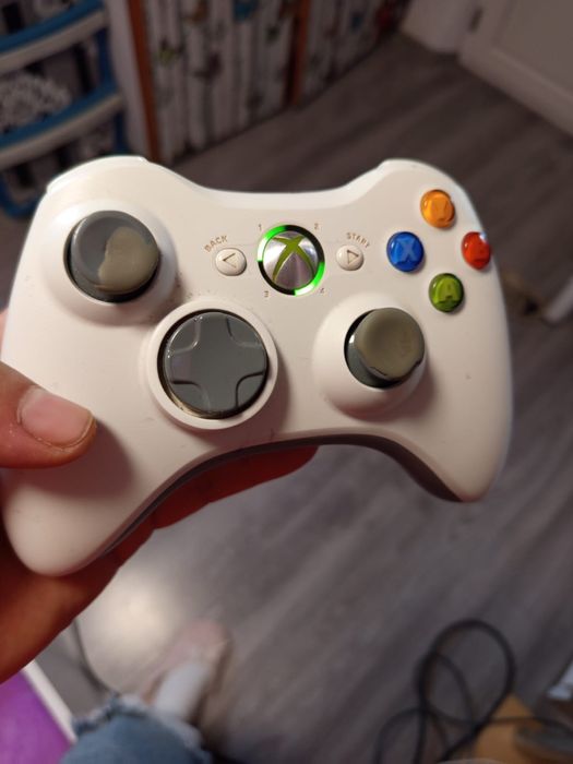 Xbox 360 și accesorii.