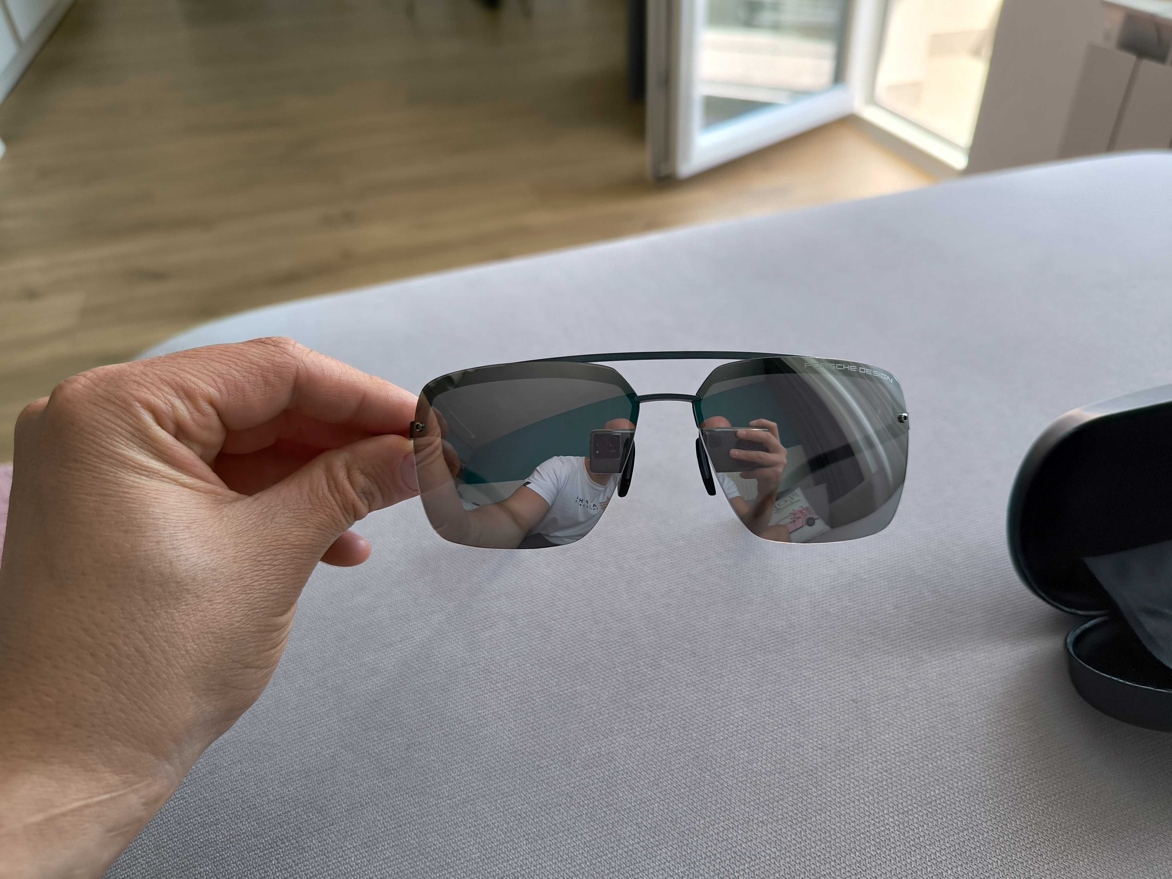 Porsche design P8694
