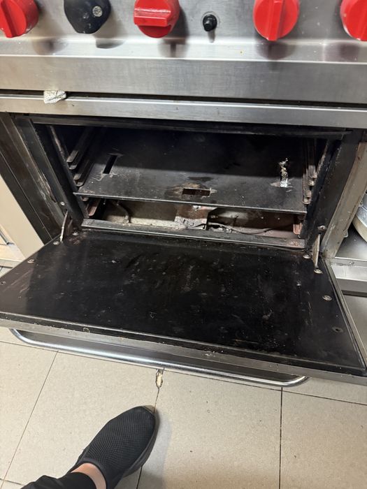 Vand aragaz profesional 6 ochiuri cu cuptor, stare perfecta, pret 3000