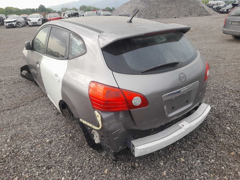 На части! Nissan Rogue 2.5i