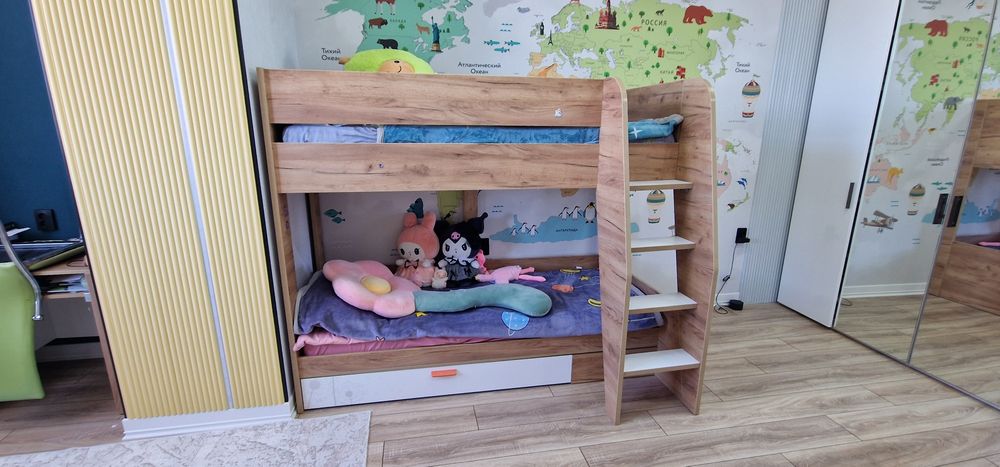 Продам двухъярусную кровать
