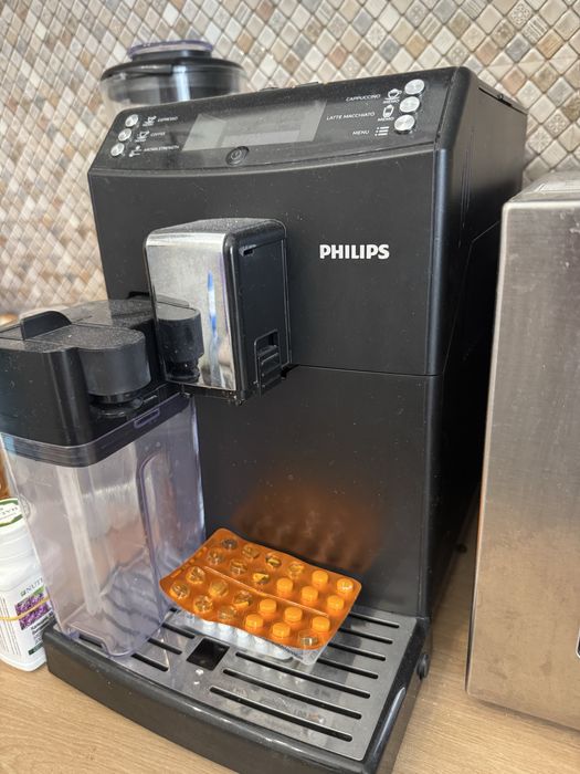 Кофемашинка Philips HD8828/09 Series 3100